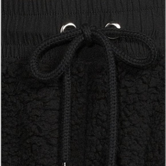 ⚡️ NWT No Boundaries Junior's Faux Sherpa Jogger Pants - size: Medium - Picture 5 of 13